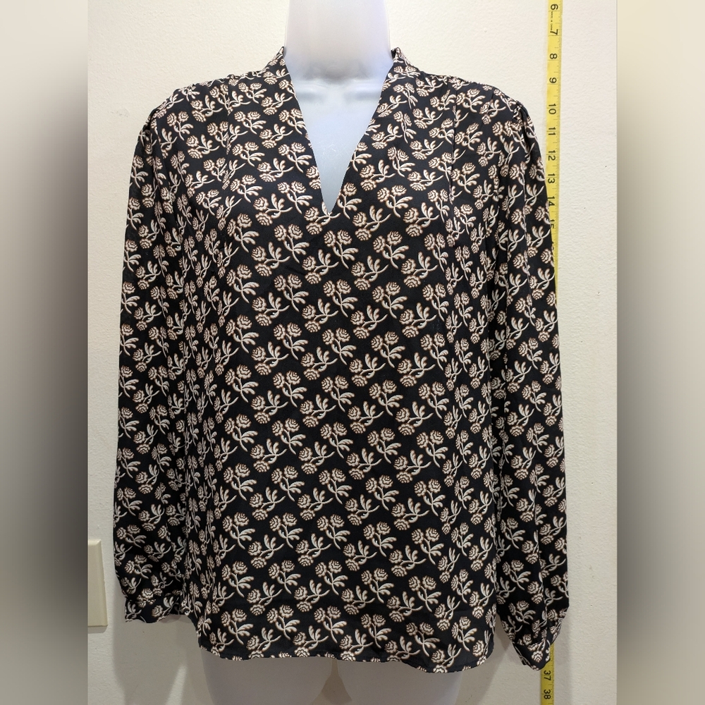 Ann Taylor Black and Cream Patterned Blouse Size LP